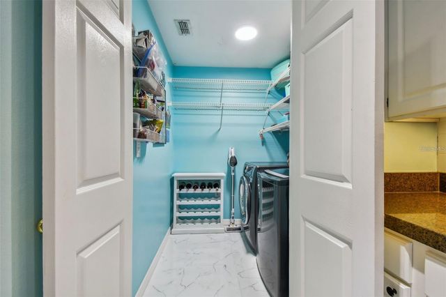4304 BAY CLUB CIRCLE, Tampa, FL 33607