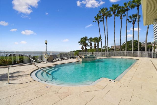 4304 BAY CLUB CIRCLE, Tampa, FL 33607