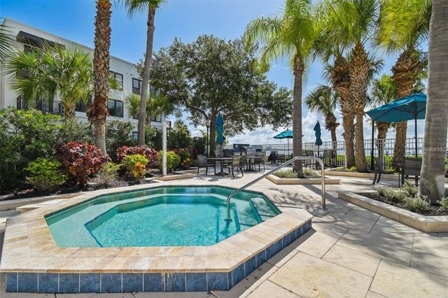 4304 BAY CLUB CIRCLE, Tampa, FL 33607