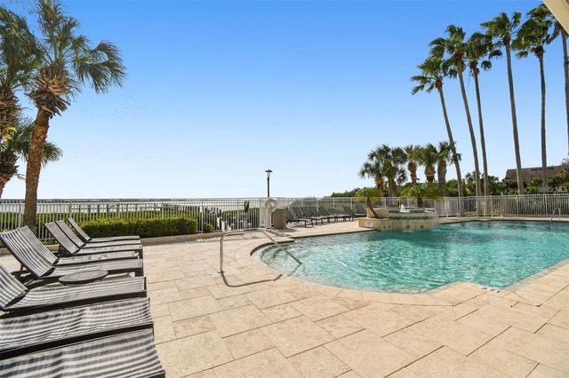 4304 BAY CLUB CIRCLE, Tampa, FL 33607