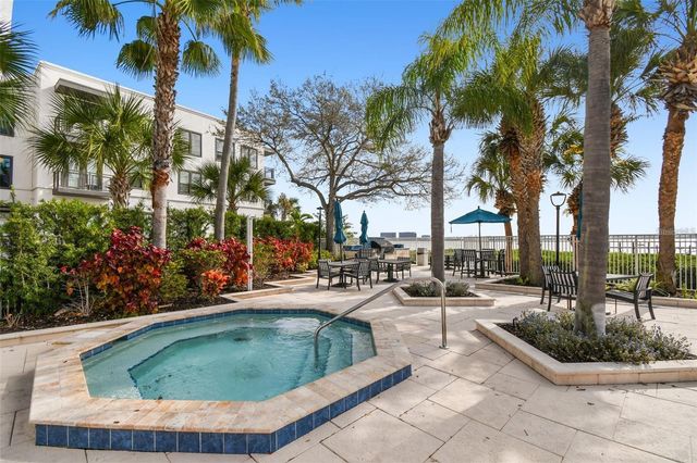 4304 BAY CLUB CIRCLE, Tampa, FL 33607