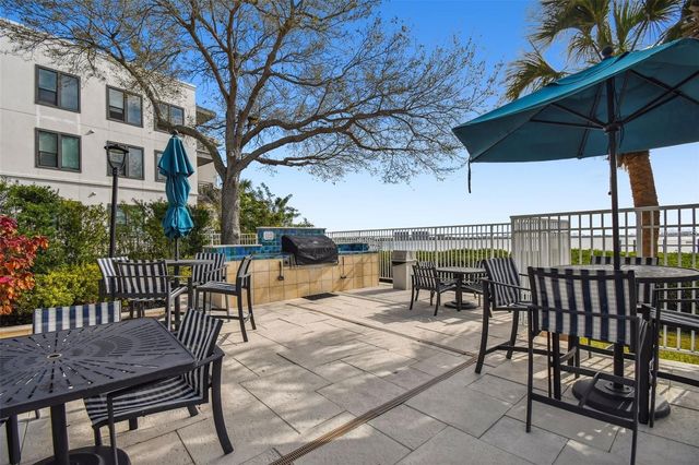 4304 BAY CLUB CIRCLE, Tampa, FL 33607