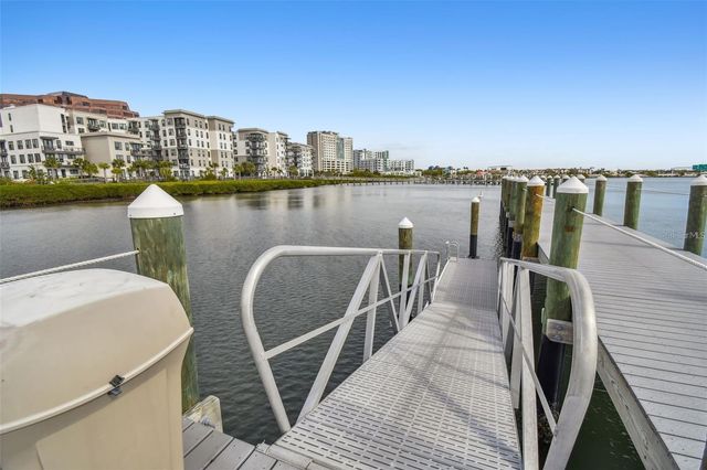 4304 BAY CLUB CIRCLE, Tampa, FL 33607