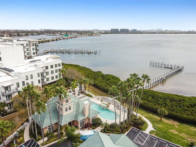 4304 BAY CLUB CIRCLE, Tampa, FL 33607