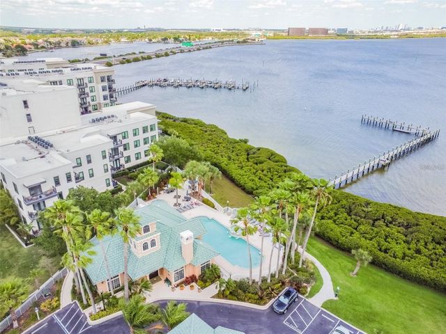 4304 BAY CLUB CIRCLE, Tampa, FL 33607