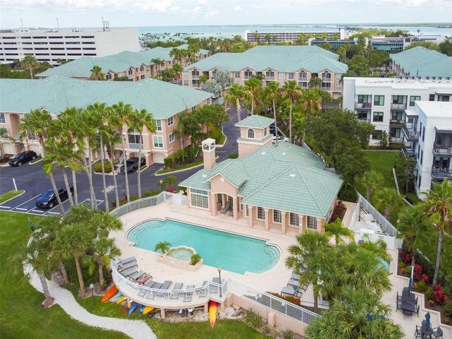 4304 BAY CLUB CIRCLE, Tampa, FL 33607