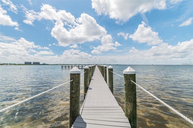 4304 BAY CLUB CIRCLE, Tampa, FL 33607