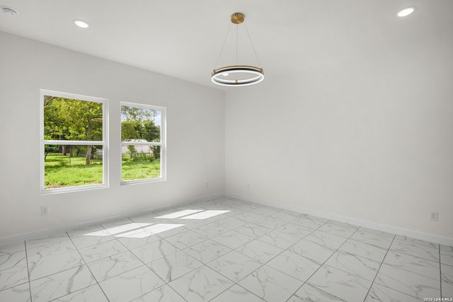 1110 Florence St, Castroville, TX 78009