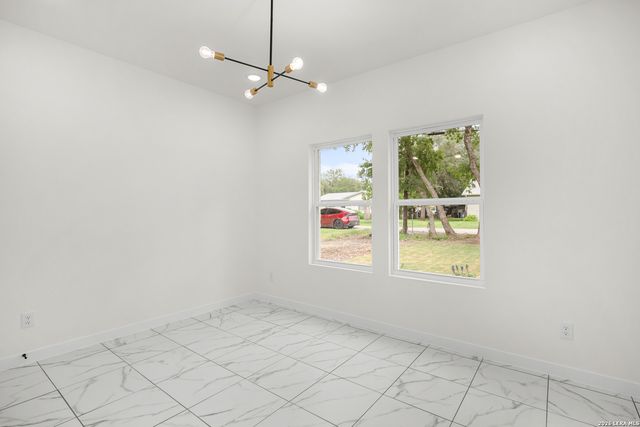 1110 Florence St, Castroville, TX 78009