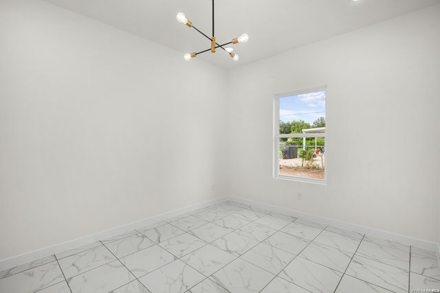 1110 Florence St, Castroville, TX 78009