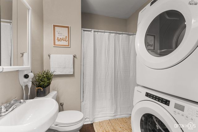 621 N MAIN STREET, Electra, TX 76360