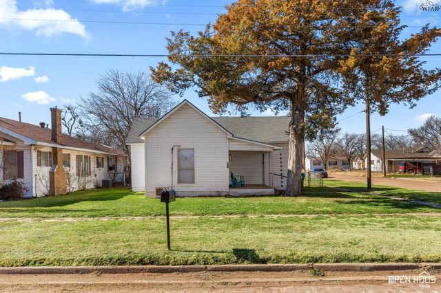621 N MAIN STREET, Electra, TX 76360