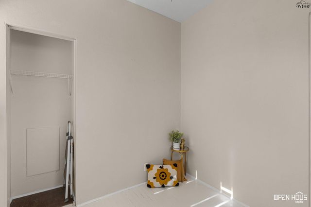 621 N MAIN STREET, Electra, TX 76360