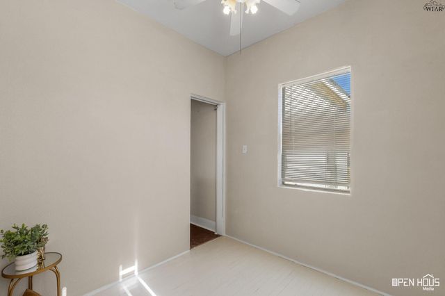 621 N MAIN STREET, Electra, TX 76360