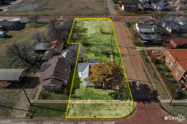 621 N MAIN STREET, Electra, TX 76360