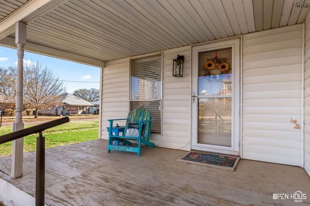 621 N MAIN STREET, Electra, TX 76360