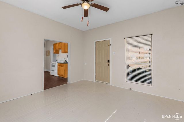 621 N MAIN STREET, Electra, TX 76360