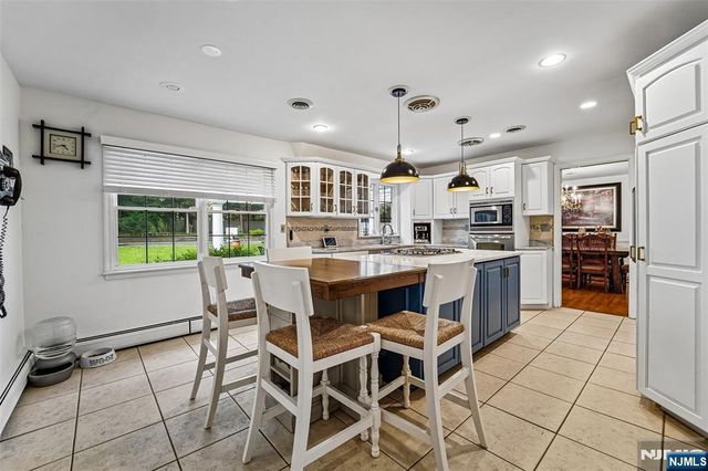 105 Deerhorn Court, Upper Saddle River, NJ 07458