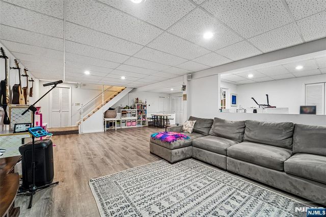 105 Deerhorn Court, Upper Saddle River, NJ 07458