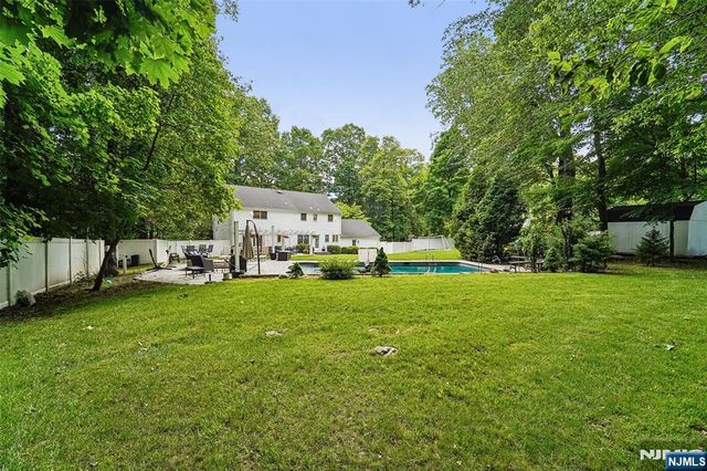 105 Deerhorn Court, Upper Saddle River, NJ 07458