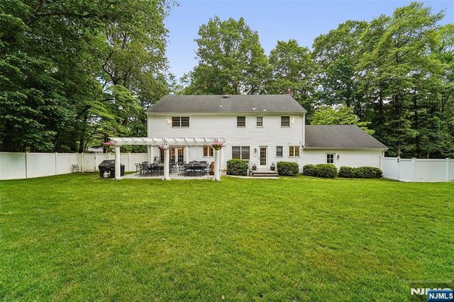105 Deerhorn Court, Upper Saddle River, NJ 07458