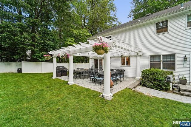 105 Deerhorn Court, Upper Saddle River, NJ 07458