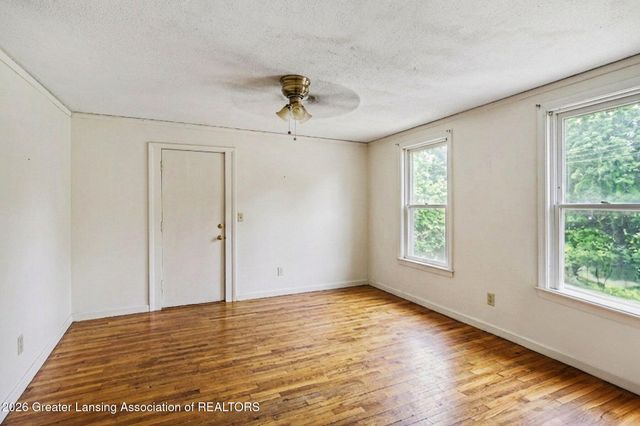 327 E Middle Street, Williamston, MI 48895