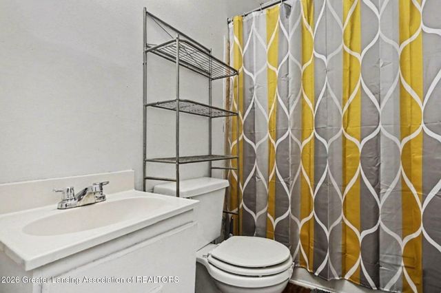 327 E Middle Street, Williamston, MI 48895