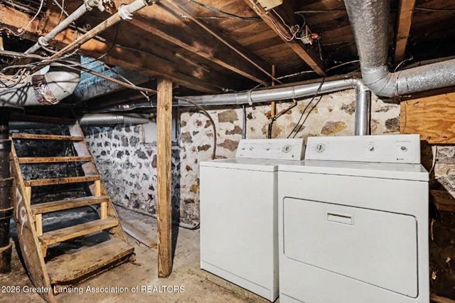 327 E Middle Street, Williamston, MI 48895