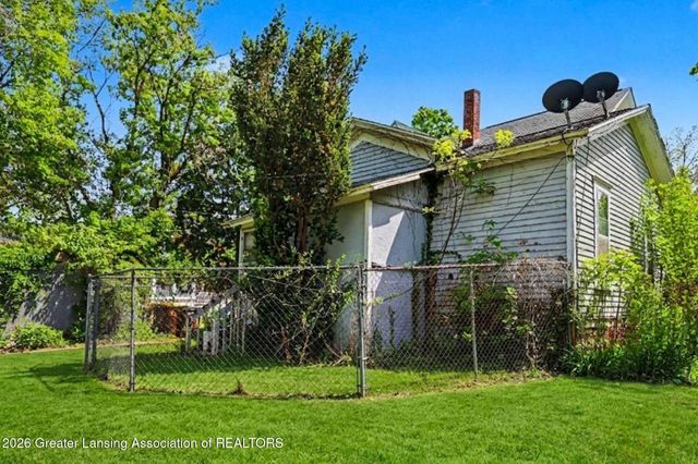 327 E Middle Street, Williamston, MI 48895
