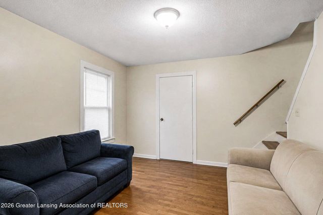 327 E Middle Street, Williamston, MI 48895