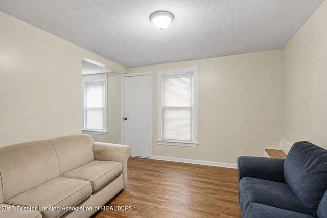 327 E Middle Street, Williamston, MI 48895