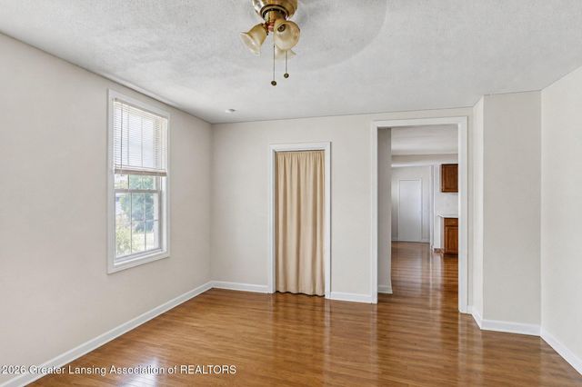327 E Middle Street, Williamston, MI 48895