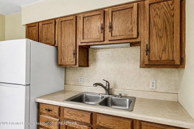 327 E Middle Street, Williamston, MI 48895