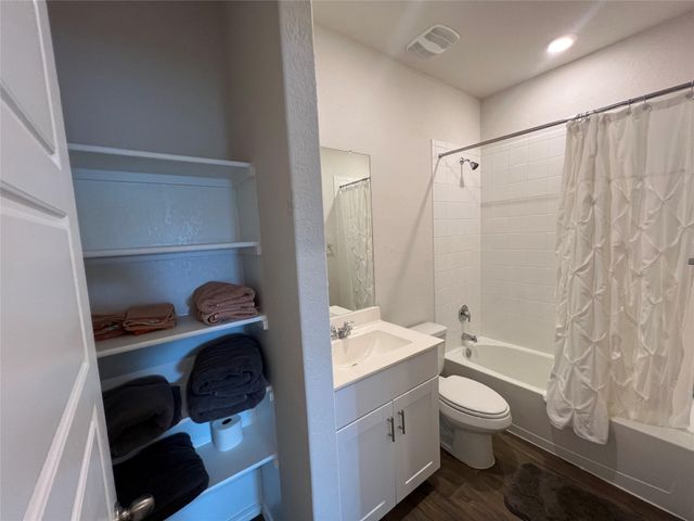 1745 James ST, New Braunfels, TX 78130