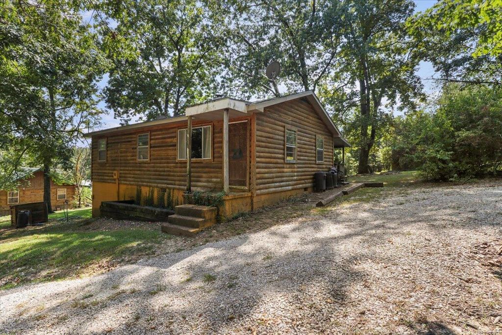 1300 County Road 113 Cabin 2, Alton, MO 65606