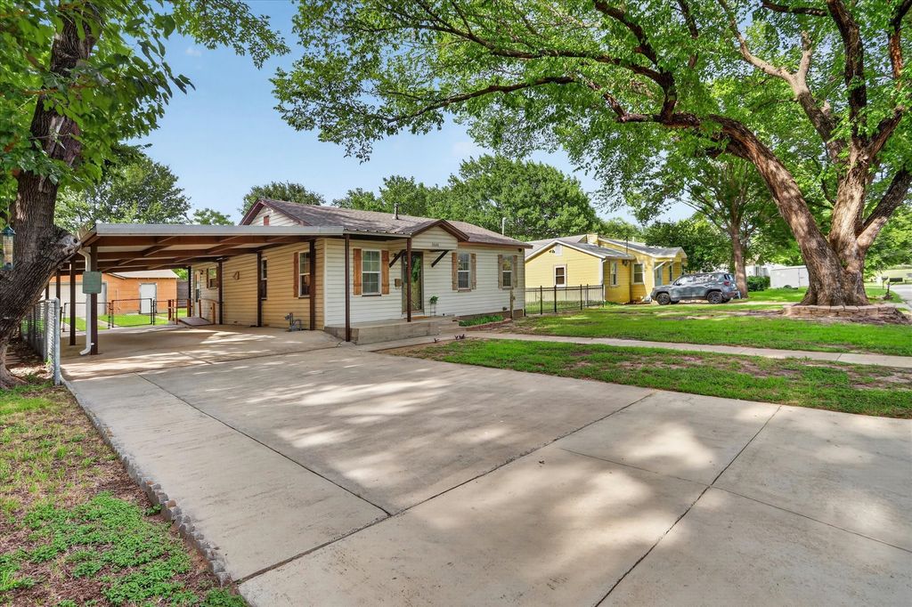 5608 Watters Place, Westworth Village, TX 76114