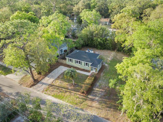 1010 NE 7TH PLACE, Gainesville, FL 32601