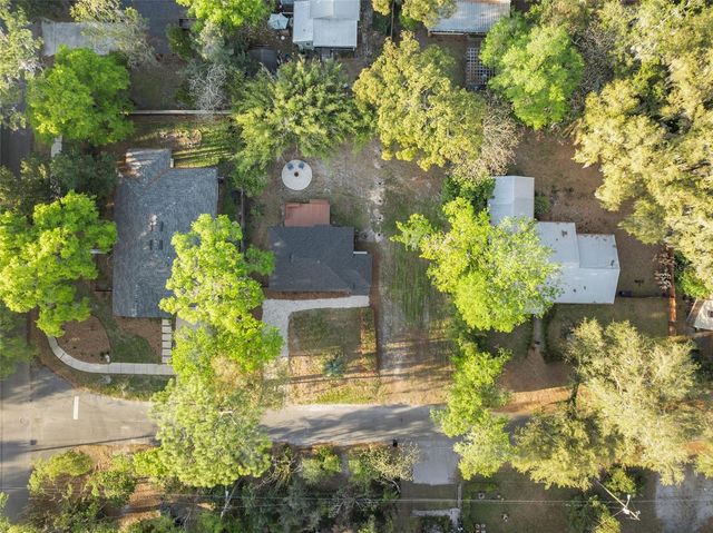 1010 NE 7TH PLACE, Gainesville, FL 32601