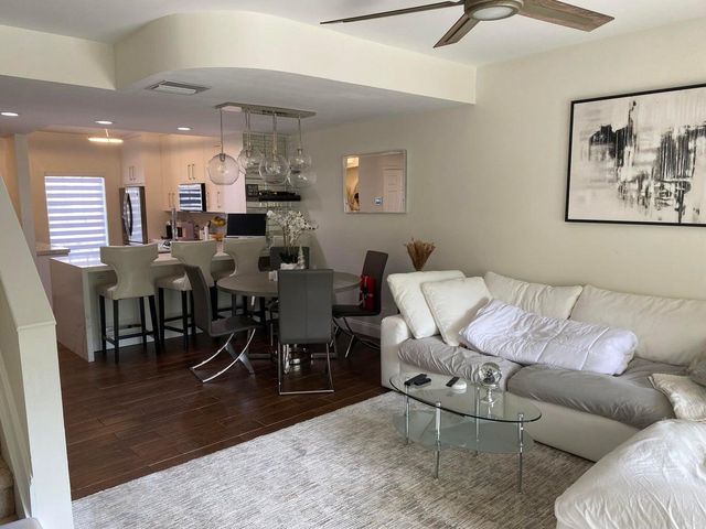 834 Kokomo Key Lane, Delray Beach, FL 33483