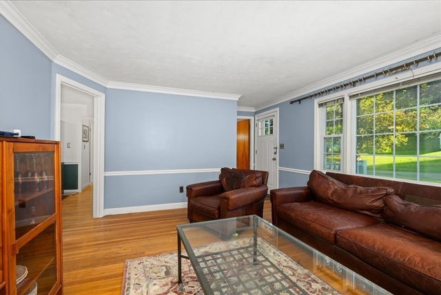 16 Venus Drive, Shrewsbury, MA 01545