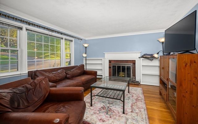 16 Venus Drive, Shrewsbury, MA 01545