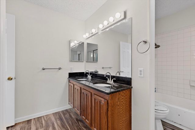 100 Shinoak Valley, Irving, TX 75063