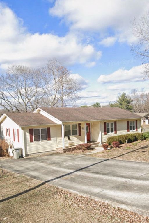 178 Westwood Ct, Estill Springs, TN 37330