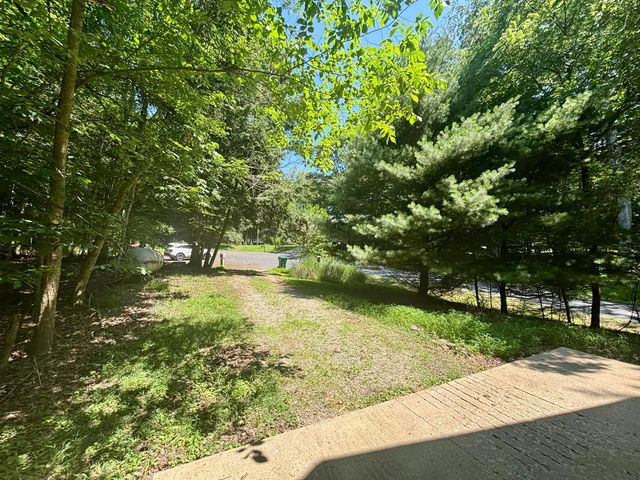 220 Northern Spy Drive, Howard, OH 43028