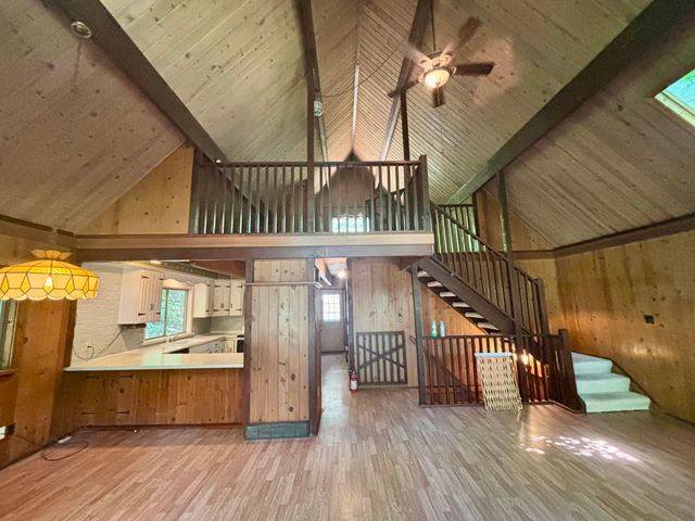 220 Northern Spy Drive, Howard, OH 43028