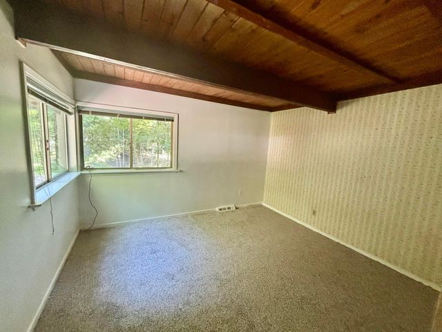 220 Northern Spy Drive, Howard, OH 43028