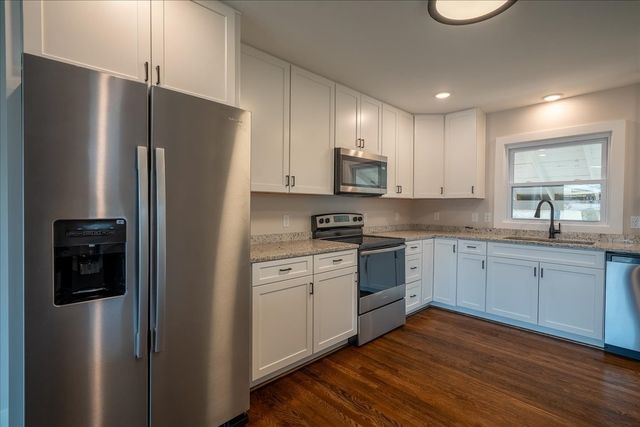 402 N Military St, Loretto, TN 38469