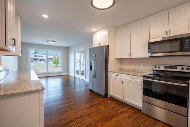 402 N Military St, Loretto, TN 38469