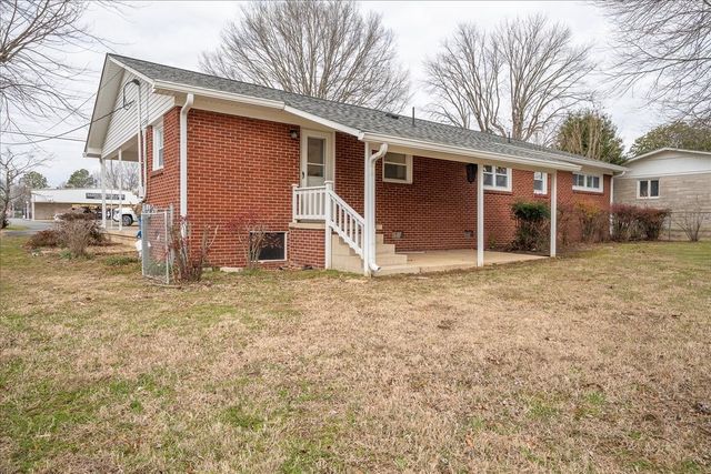 402 N Military St, Loretto, TN 38469